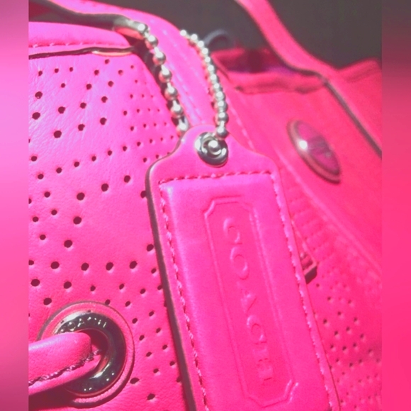 Coach, NWOT, Signature Stripe Perforated Carryall, Watermelon Pink 🍉 - Picture 10 of 12